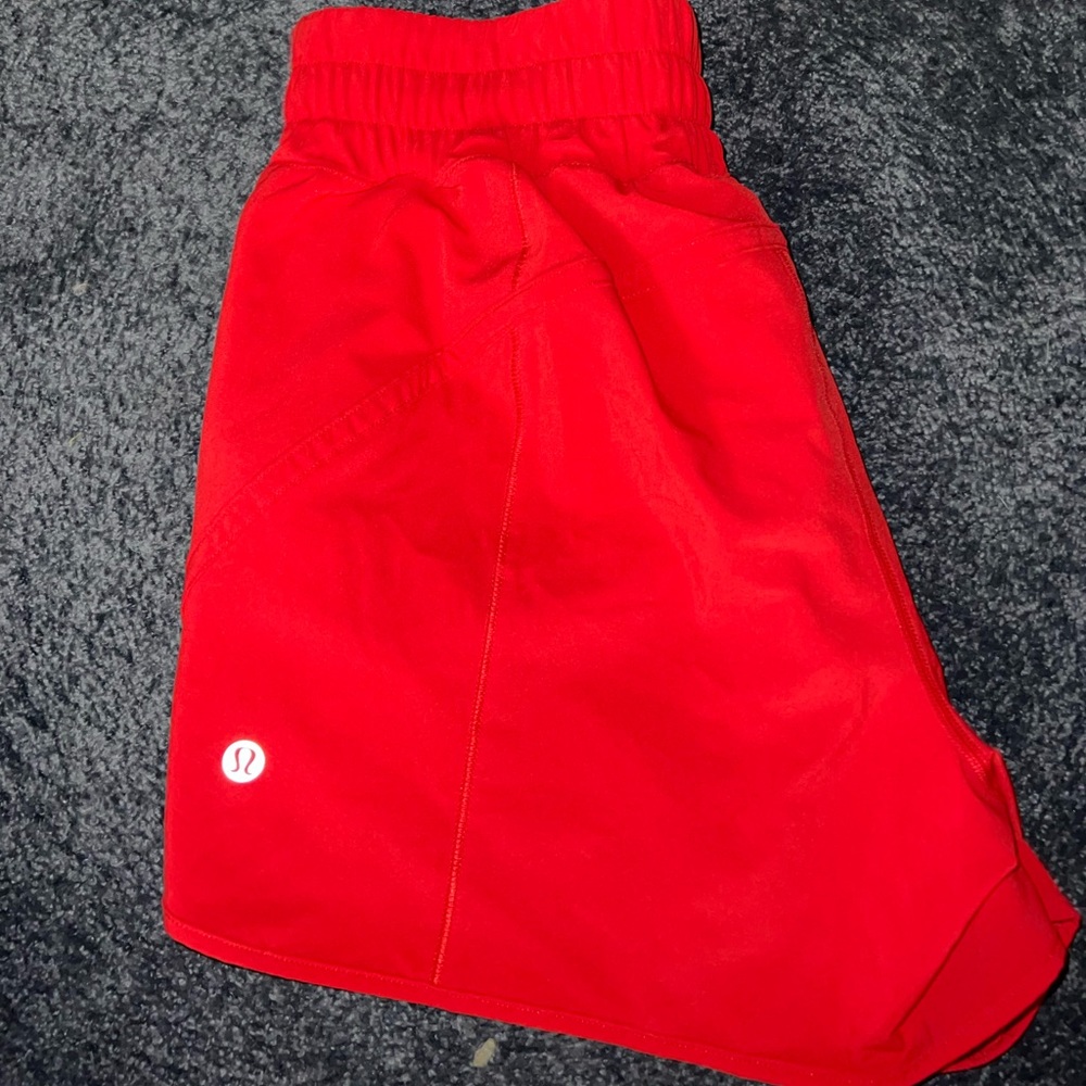 Womens size 6 track that 5in lululemon shorts